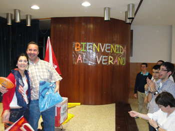 Ganador del Bingo y de una línea en el momento de recogida de sus premios.